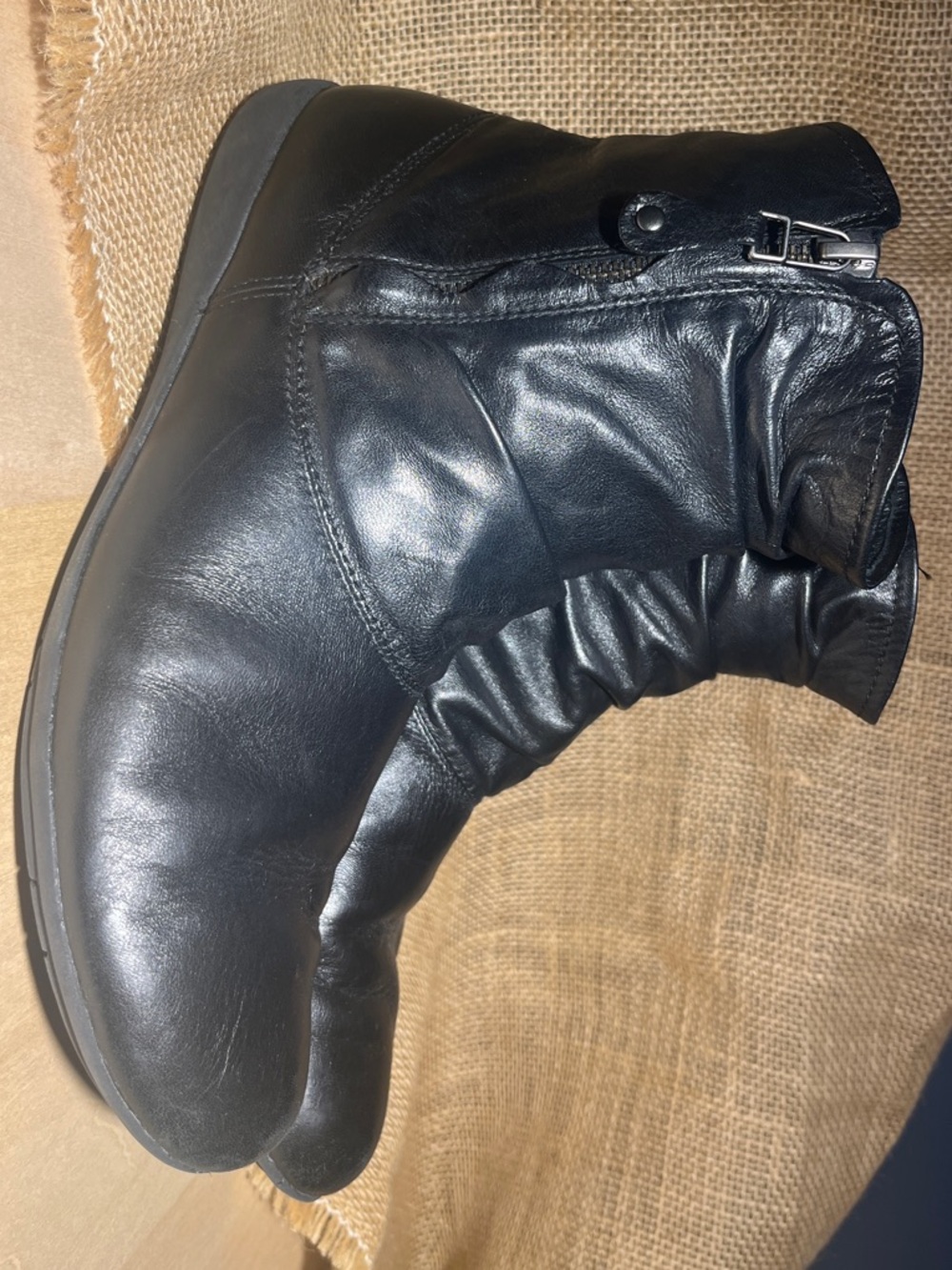Josef Seibel size 39 slouchie bootie with dual zippers and soft faux fur lining